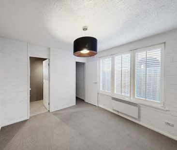 Renovated Ground Floor Apartment - Photo 1