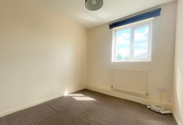 3 bedroom end of terrace house to rent - Photo 1