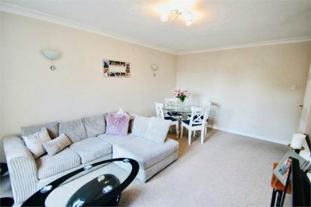 2 bedroom ground floor flat to rent - Photo 5