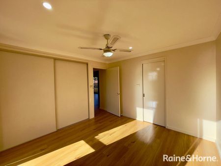 3 Smart Close, Minto, NSW 2566 - Photo 2