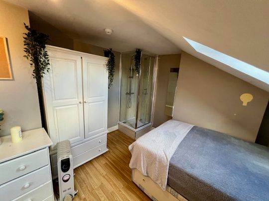 Room in a Shared House, Lena Gardens, W6 - Photo 1