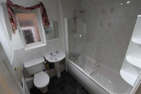 Aviemore Close, Holcombe Brook, BL0 - Photo 2