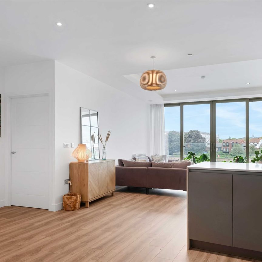 The Waterside Apartments, West Bridgford, NG2 - Photo 1