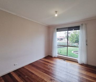 5 Bemboka Avenue, Clayton South VIC 3169 - House For Rent | Domain - Photo 4