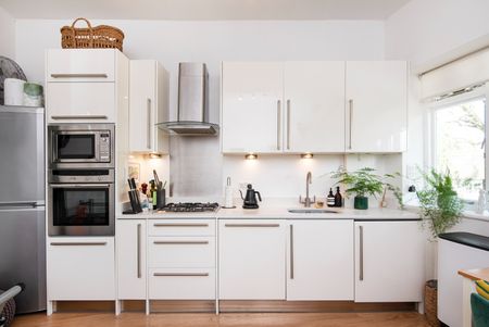 1 Bed Flat, Downside Crescent, NW3 - Photo 3