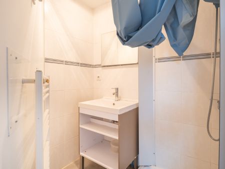 Location Appartement 2 pièces 45m² VALGELON LA ROCHETTE 73110 - Photo 2