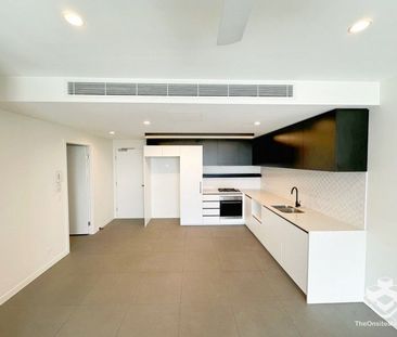 LUXURY UNFURNISHED 1 BEDROOM APARTMENT IN WEST END - Photo 3