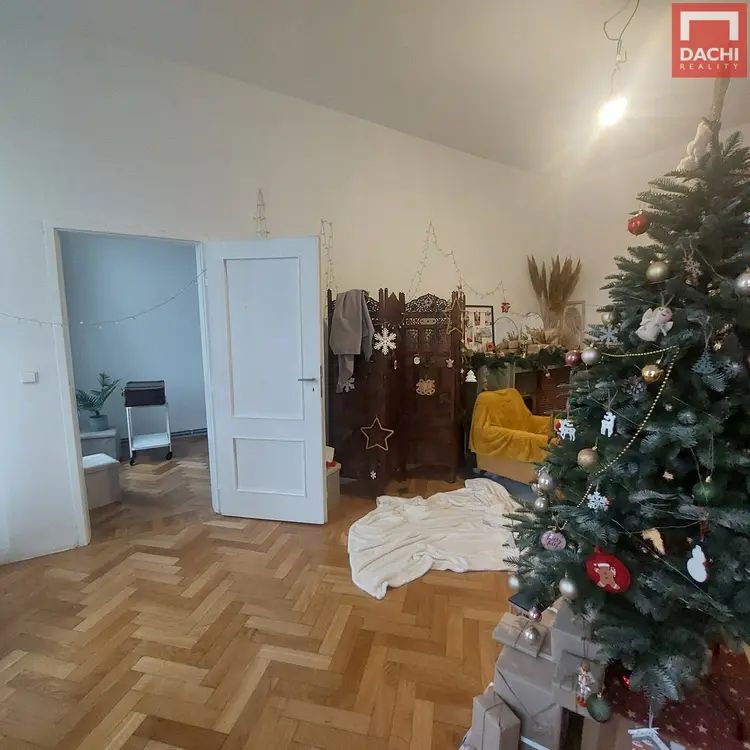 Nabízíme k pronájmu atraktivní kancelář v Olomouci ulice tř. Svobody. - Fotografie 1