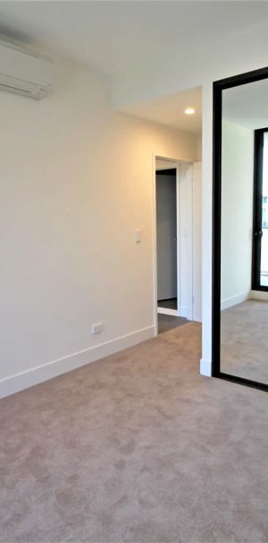 Spacious 2 bedroom + Study Apartment – "Promenade is the Luxury Development in Parramatta" - Photo 1