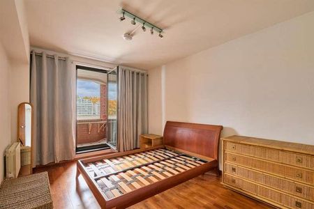 Riverside Court, Vauxhall, SW8 - Photo 2