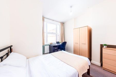 6 bedroom townhouse to rent - Photo 5