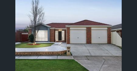 Spacious Three Bedroom Home with Pool & Alfresco! - Photo 2