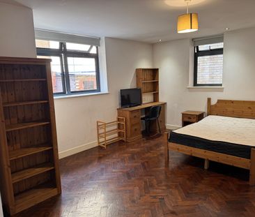 Studio Flat, Commercial Street, S1 - Photo 2