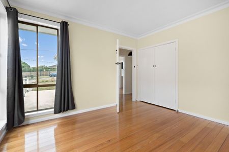 Fresh, Inviting & Exceptionally Versatile - Photo 3