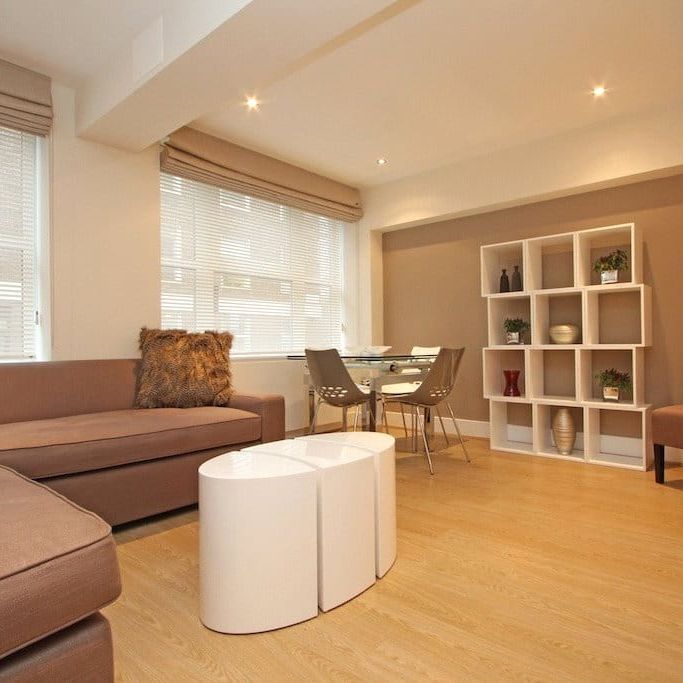 A one bedroom apartment located in a modern, portered block which overlooks Vincent Square, one of the largest green squares in Central London. Council Tax Band E | EPC rating C - Photo 1