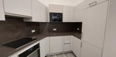 Großzügige Erdgeschosswohnung mit Garten! - Photo 2