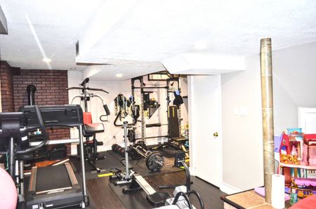 For Lease - 3957 Discovery Court, Mississauga, Ontario - Photo 3