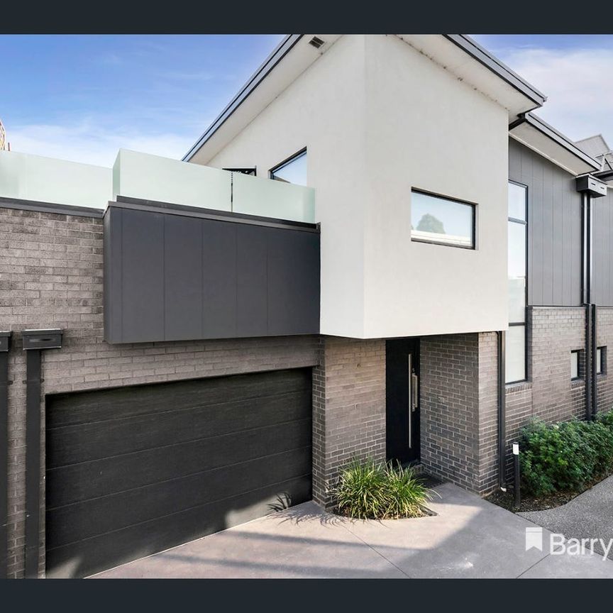 Location, Location! - Photo 1