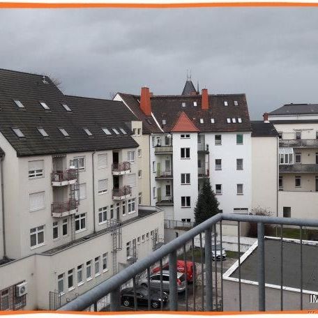 3-Zimmer-Wohnung im Zentrum von Zwickau mit EINBAUKÜCHE, BALKON und Personenaufzug - Photo 1