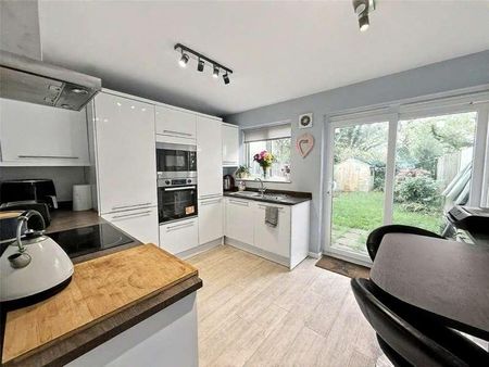 Carpenters Way, Hailsham, BN27 - Photo 5