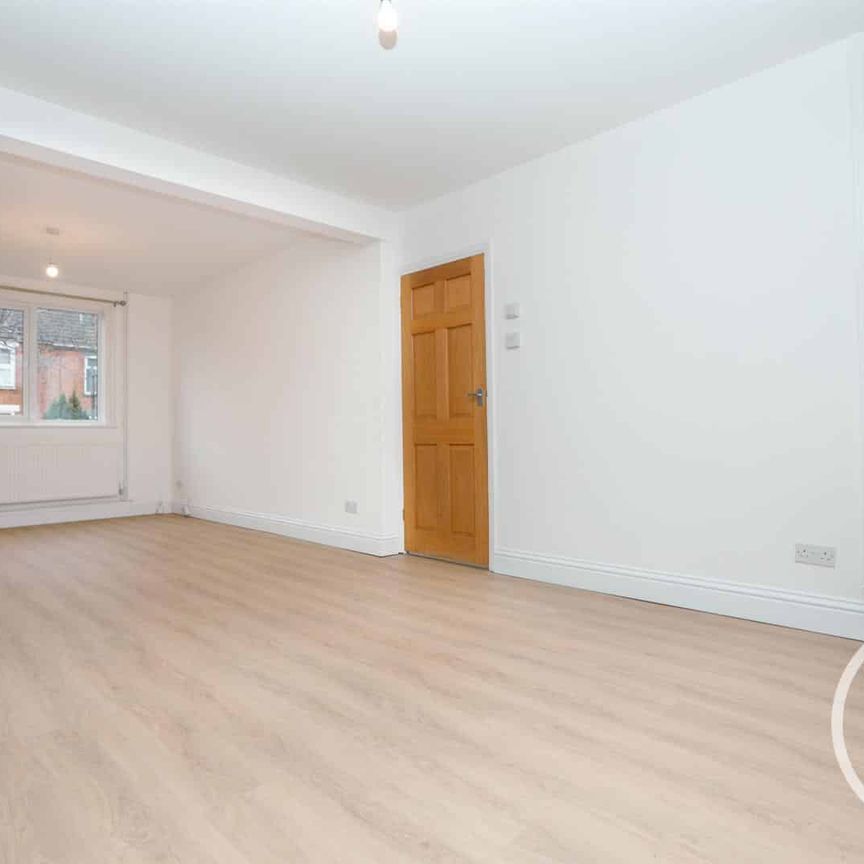 Somerton Avenue, Lowestoft, NR32 - Photo 1