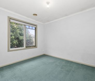 Spacious 3-Bedroom Home with Modern Amenities in Epping - Photo 2