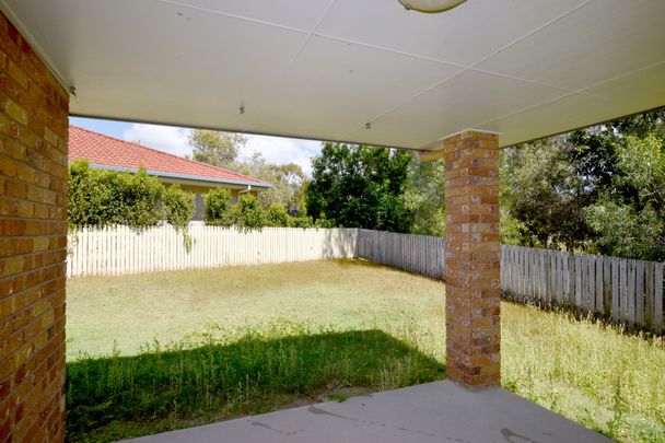 :: THIS BEAUTIFUL HOME WILL DEFINITELY NOT DISAPPOINT - Photo 1