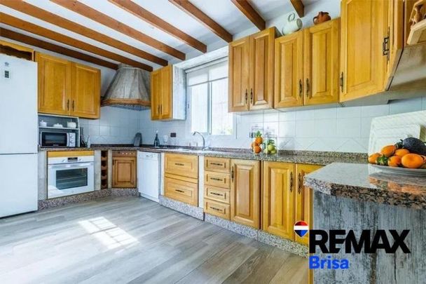 4 room luxury Villa for rent in Benajarafe, Spain - Photo 1