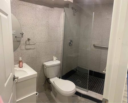 For Lease - 540 Mcgregor Farm Trail, Newmarket, Ontario - Photo 3