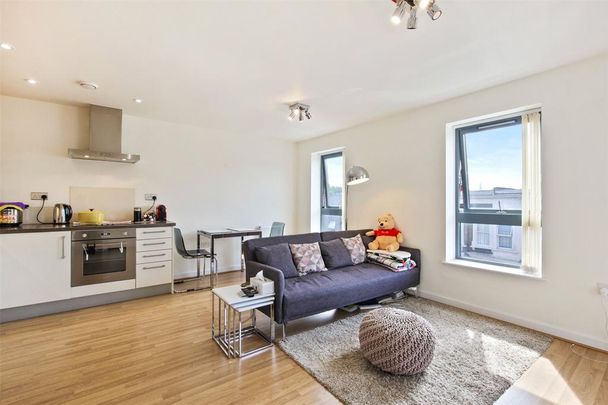 1 bedroom flat to rent - Photo 1