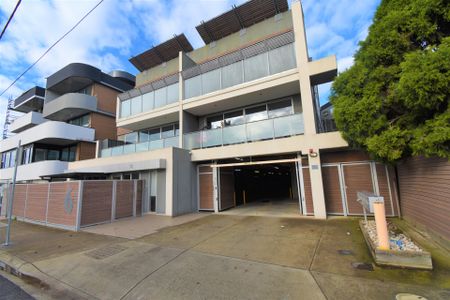 6/6 Sturt Street, Essendon - Photo 4