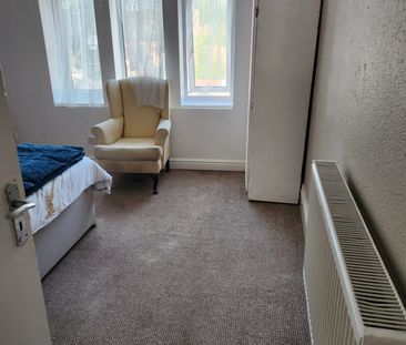 Room in a Shared Flat, Wellgate, S60 - Photo 2