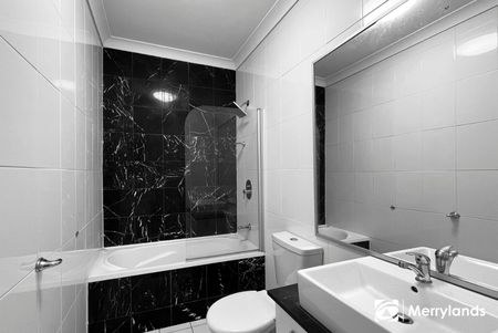 Spacious townhouse with lots to offer - Photo 4