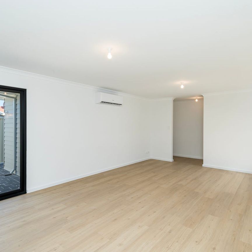 Modern, Stylish & Low Maintenance! - Photo 1