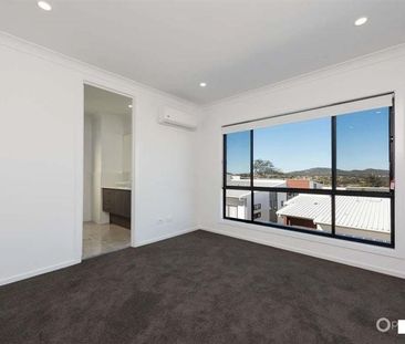 Mansfield State High School Catchment! - Photo 3