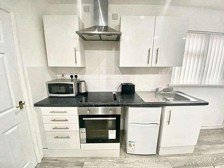 Lythalls Lane, Coventry, CV6 - Photo 3