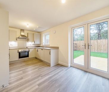 3 bedroom semi-detached house to rent - Photo 6