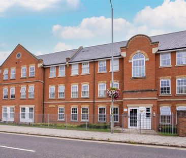 Florey Gardens, Aylesbury - Photo 3