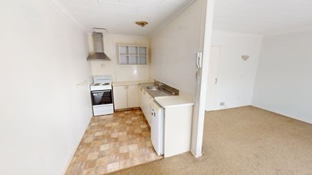 West End - 1 bedroom - Photo 2