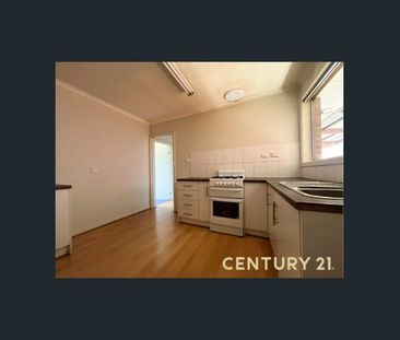 A Cozy Spot in Noble Park - Photo 1