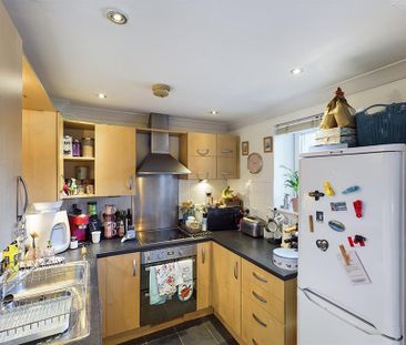 2 bedroom apartment to rent - Photo 4