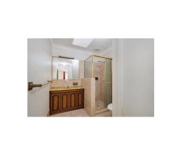 Modern Townhouse in Prime Southport Location - Convenience, Style, ... - Photo 4