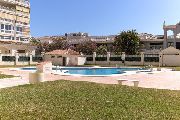 Alquiler de piso en Calle Antonio Machado - Photo 1