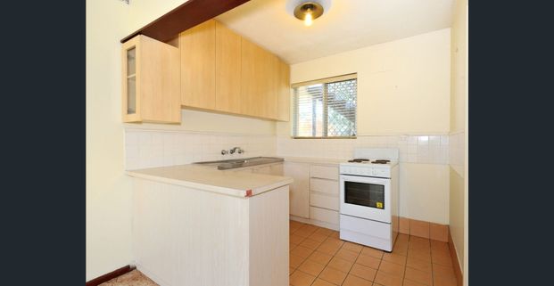 Low maintenance unit - Photo 1