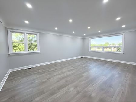 $2,350 / 3 br / 1 ba / 20 west 4th st #upper - Photo 3