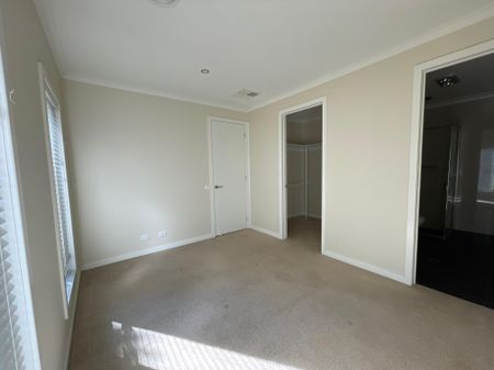 2 / 458 Union Road, LAVINGTON NSW 2641 - Photo 4