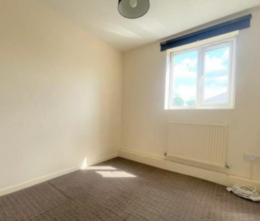 3 bedroom end of terrace house to rent - Photo 1
