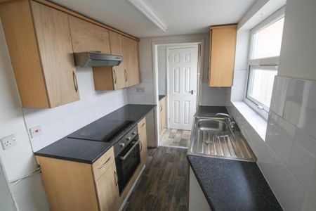 2 bedroom terraced house to rent - Photo 5