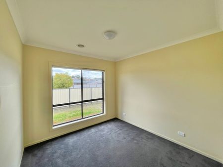 Contact Agent for Inspection and More Information 0448 636 633 - Photo 2