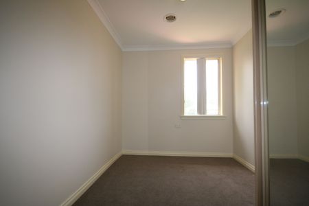 Neat Three bedroom Home close to town. - Photo 4
